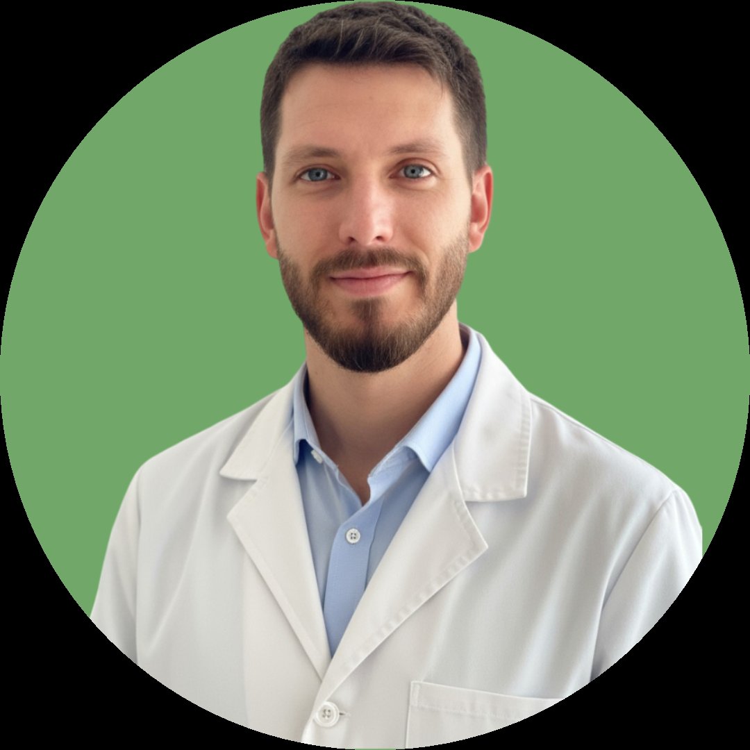 Dr. Davide Frassine, Biologo Nutrizionista PhD, nel suo studio a Roma